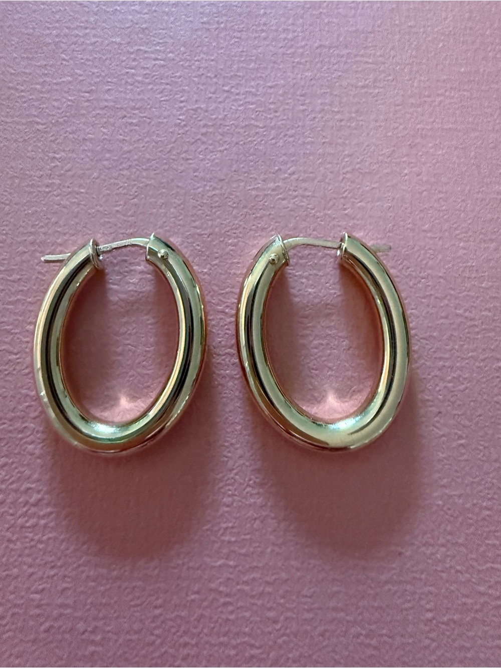 Roberto Coin 18k Gold Oval Hoop Earrings - Women Jewelry